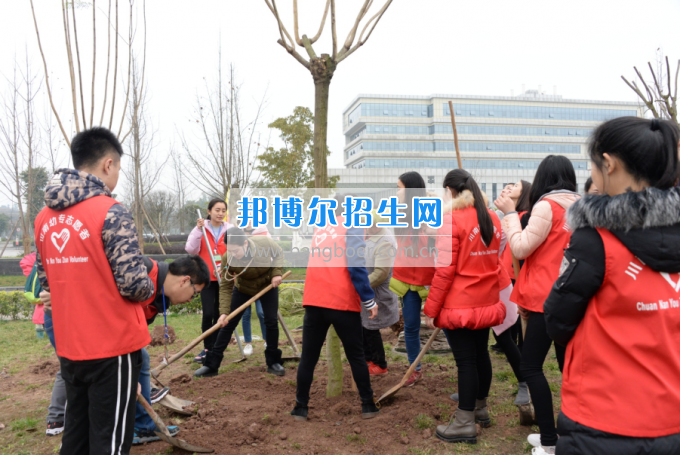 川南幼兒師范高等?？茖W(xué)校開展“感恩”主題教育活動培養(yǎng)學(xué)生良好道德品質(zhì)