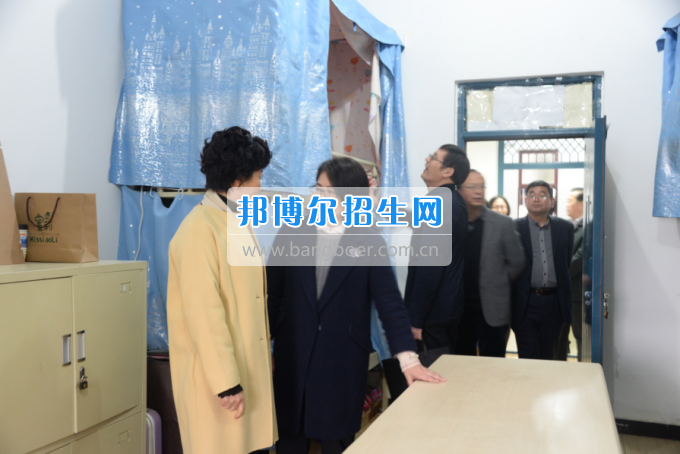 市委常委、宣傳部長潘梅到川南幼兒師范高等專科學(xué)校調(diào)研思想政治工作