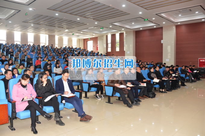 川南幼兒師范高等?？茖W校作“互聯(lián)網(wǎng)+教育”專題報告