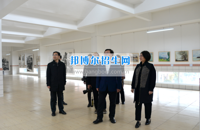 川南幼兒師范高等?？茖W校作“互聯(lián)網(wǎng)+教育”專題報告