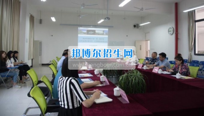 四川省一帶一路促進會會長林忠清一行來四川省經濟管理學校參觀考察，共同商建“一帶一路國際職業教育中心”