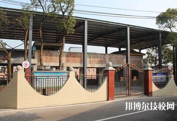 重慶工商學校2020年報名條件、招生要求、招生對象
