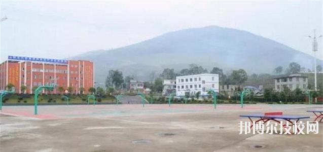 正安中等職業(yè)學(xué)校2020年報(bào)名條件、招生要求、招生對(duì)象