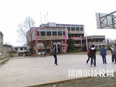 貴州龍里中等職業(yè)學(xué)校2020年報(bào)名條件、招生要求、招生對(duì)象