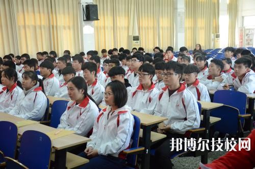 成都財政貿易學校2020年有哪些專業