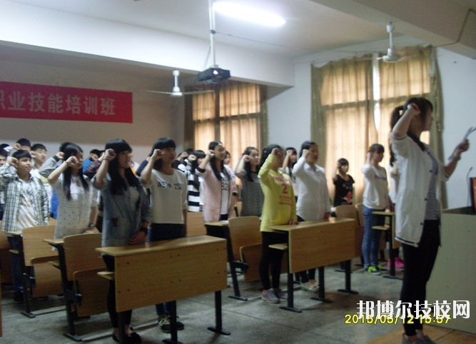安源區(qū)職業(yè)中等專業(yè)學(xué)校2020年報名條件、招生要求、招生對象