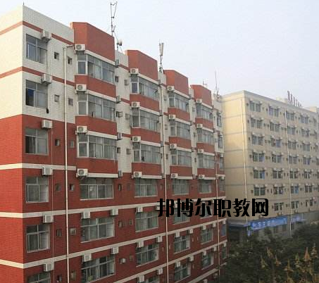 重慶機(jī)電工業(yè)學(xué)校2020年報(bào)名條件、招生要求、招生對(duì)象