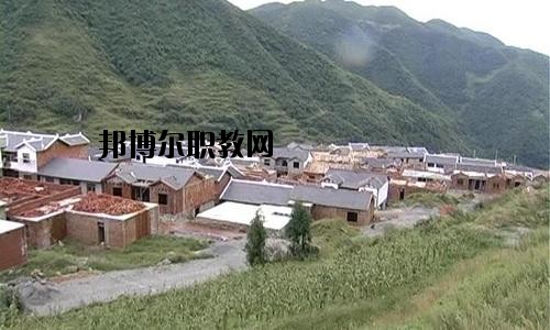 納雍中等職業(yè)學校2020年報名條件、招生要求、招生對象