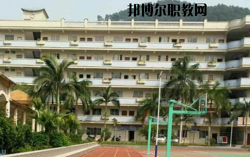 防城港理工職業(yè)學(xué)校2020年報(bào)名條件、招生要求、招生對象