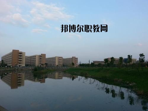 內江鐵路機械學校2020年報名條件、招生要求、招生對象