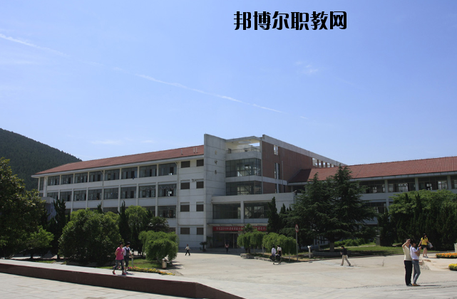 江蘇張家港第三職業(yè)高級(jí)中學(xué)2020年報(bào)名條件、招生要求、招生對(duì)象