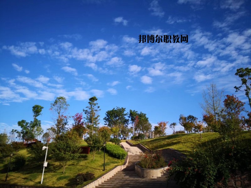 成都市工業(yè)職業(yè)技術(shù)學校2020年報名條件、招生要求、招生對象