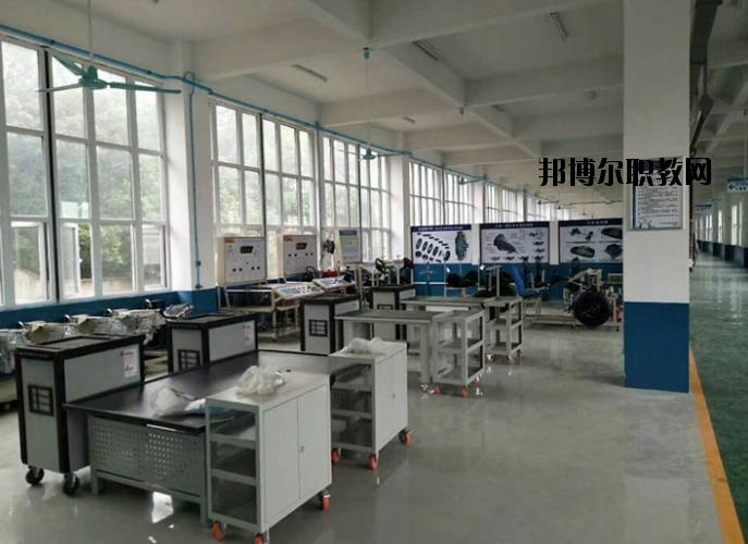 黃石俊賢高級技工學(xué)校2020年報名條件、招生要求、招生對象