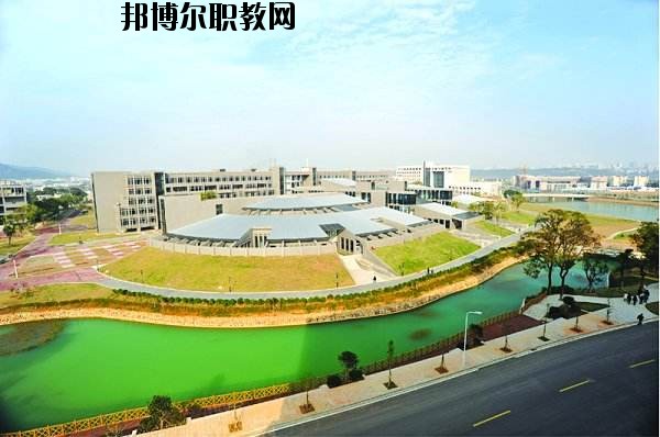 武穴財貿中等專業(yè)學校2020年報名條件、招生要求、招生對象