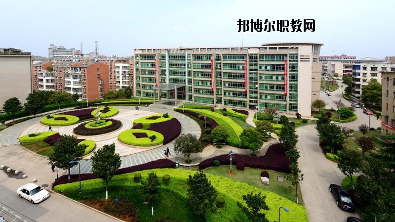 黃岡工程學(xué)校2020年招生辦聯(lián)系電話(huà)