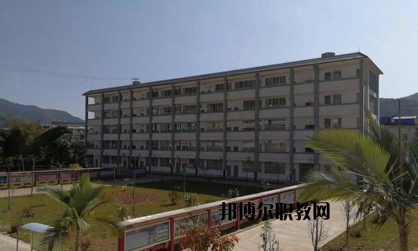 孟連縣職業(yè)高級中學2020年報名條件、招生要求、招生對象