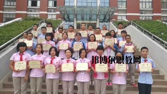 儀隴翔宇科技職業(yè)學(xué)校2020年招生辦聯(lián)系電話(huà)