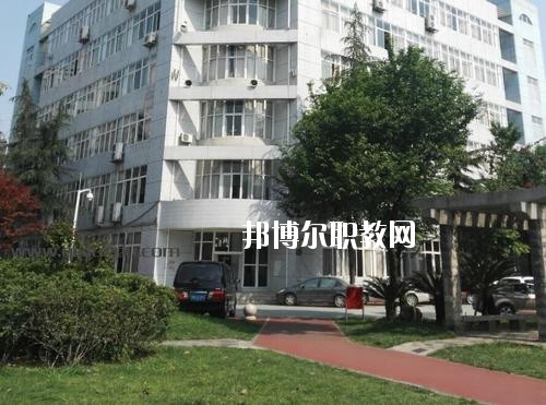 成都交通高級技工學校2020年招生辦聯系電話