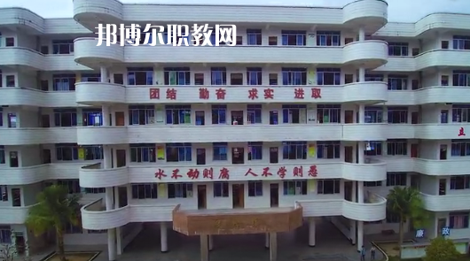 信宜丁堡高級(jí)職業(yè)技術(shù)學(xué)校2020年報(bào)名條件、招生要求、招生對(duì)象