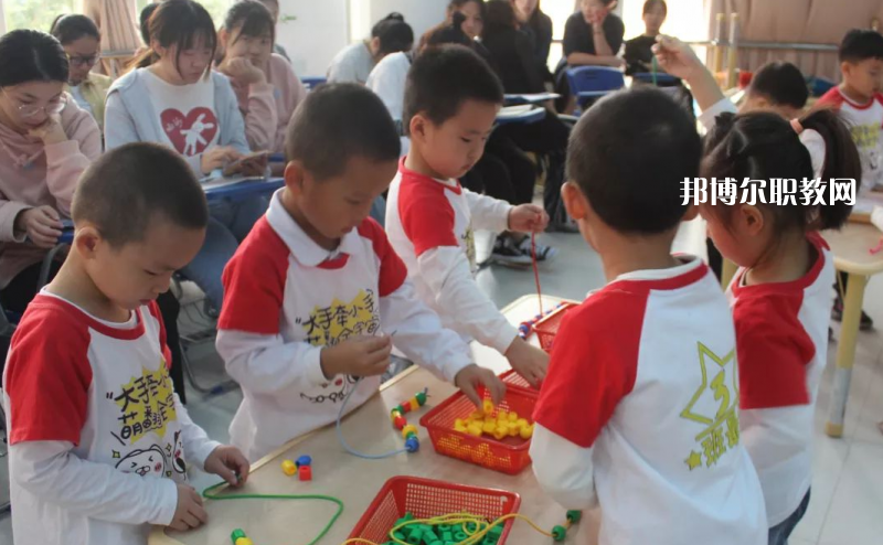 貴陽2021年中專幼師學?？梢钥即髮? width=