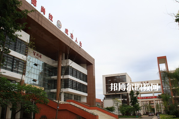重慶開縣巨龍中等職業(yè)技術(shù)學校2021年報名條件、招生要求、招生對象