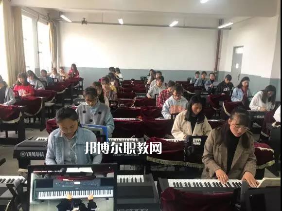 甘肅省臨夏州職業(yè)技術(shù)學(xué)校2022年報(bào)名條件、招生要求、招生對象
