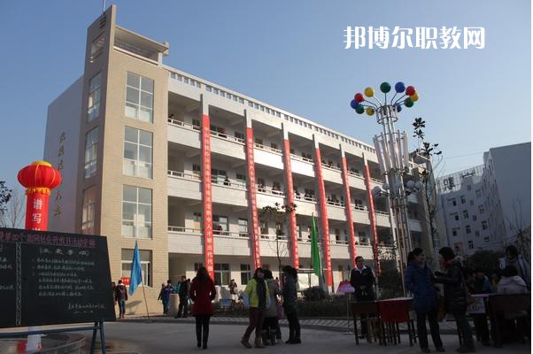 重慶益民技工學校2022年學費、收費多少 