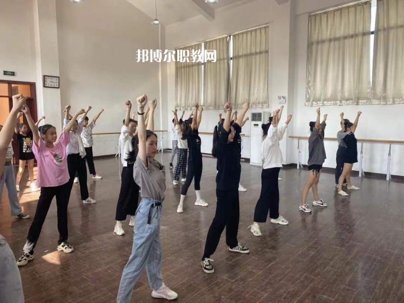 無錫文化藝術(shù)學(xué)校2022年報(bào)名條件、招生要求、招生對(duì)象