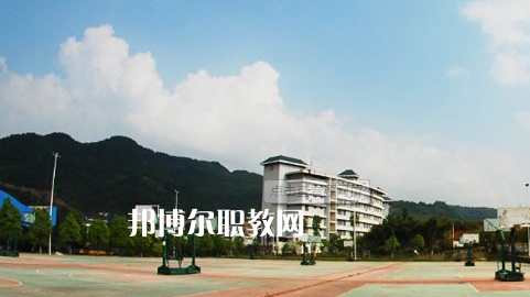 銅仁工業(yè)學(xué)校2022年報(bào)名條件、招生要求、招生對(duì)象