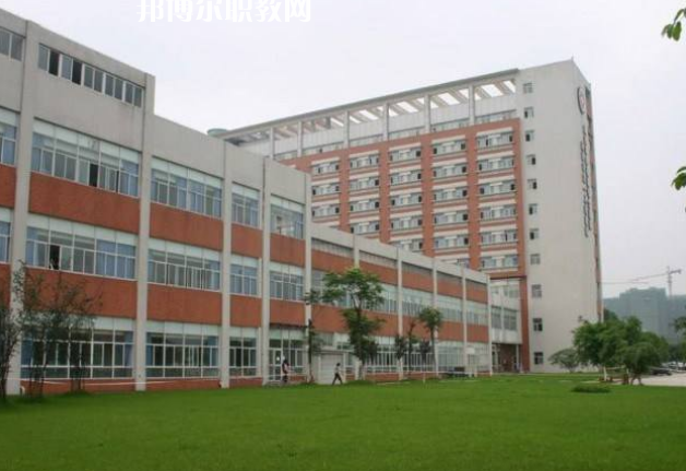 德陽中德工業(yè)技術學校2022年學費、收費多少
