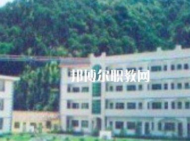 冕寧縣職業(yè)技術(shù)學(xué)校2022年報(bào)名條件、招生要求、招生對(duì)象