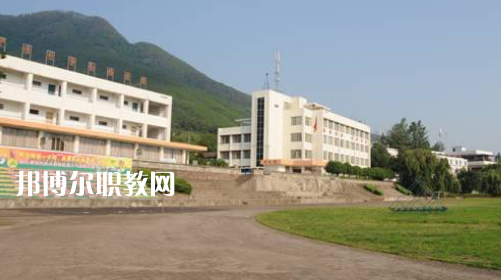 涼山州高級職業技術學校簡介