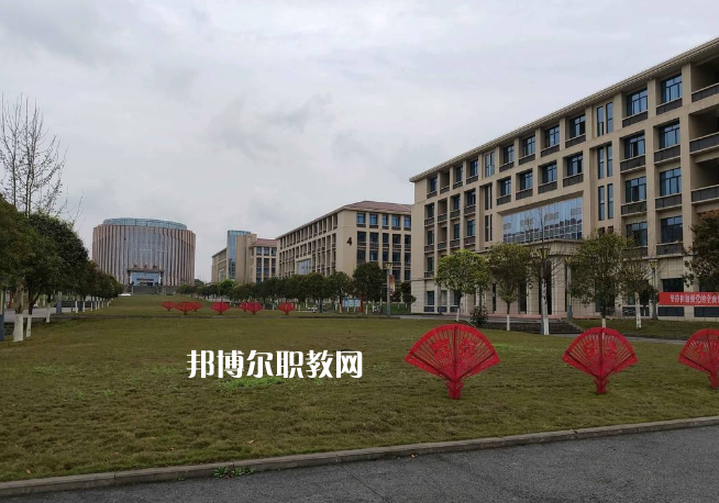 西盟縣職業高級中學2022年招生辦聯系電話