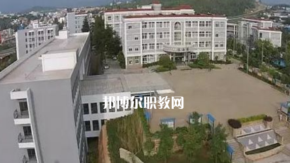 蘆山縣職業(yè)高級(jí)中學(xué)2022年招生辦聯(lián)系電話(huà)