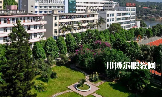 廣安第一職業技術學校2022年報名條件、招生要求、招生對象
