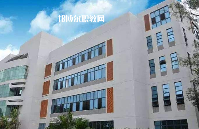 玉溪工業(yè)財貿(mào)學(xué)校2022年學(xué)費(fèi)、收費(fèi)多少
