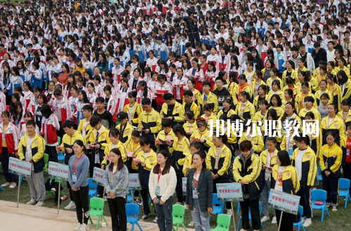 湖南醫(yī)藥職業(yè)中等專業(yè)學(xué)校2022年報(bào)名條件、招生要求、招生對(duì)象