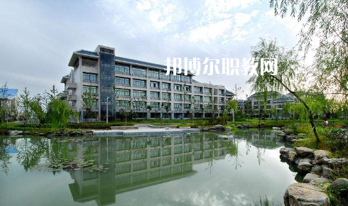 襄樊工業(yè)學(xué)校2022年報(bào)名條件、招生要求、招生對(duì)象