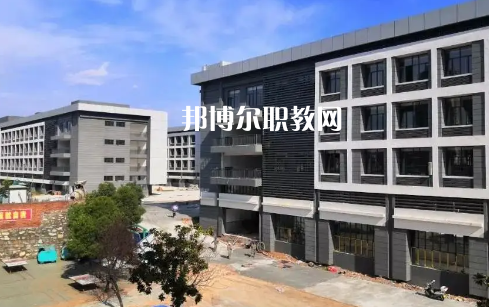 鄖西職業(yè)技術(shù)學(xué)校2022年報名條件、招生要求、招生對象