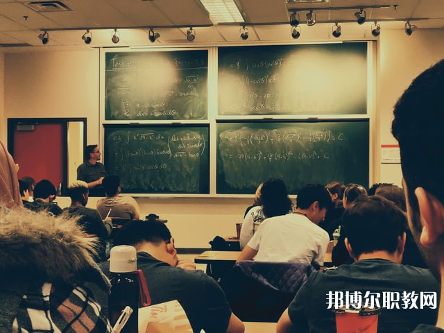 重慶哪里的中職學校能讀護理學專業專業