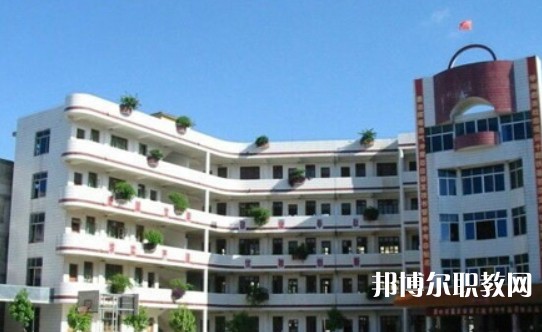 2024玉林市龍池職業(yè)技術(shù)學(xué)校招生計(jì)劃 招生人數(shù)是多少(附要求、條件、對(duì)象)