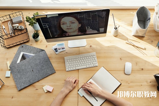 貴州哪里的中職學(xué)校能讀計(jì)算機(jī)動(dòng)漫與游戲制作專(zhuān)業(yè)