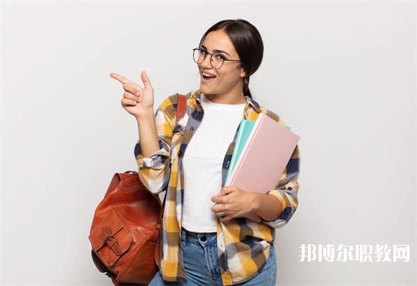 云南哪里的技工學校能讀計算機動漫與游戲制作專業