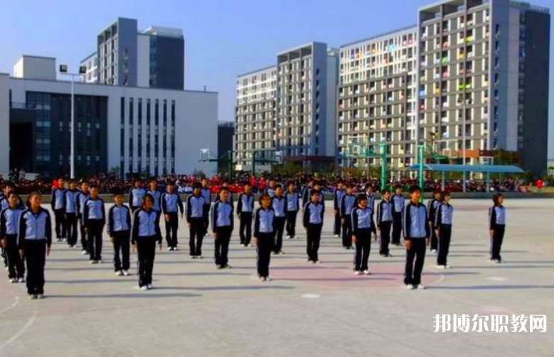 安徽2025年鐵路學(xué)校中專升大?？际裁? width=